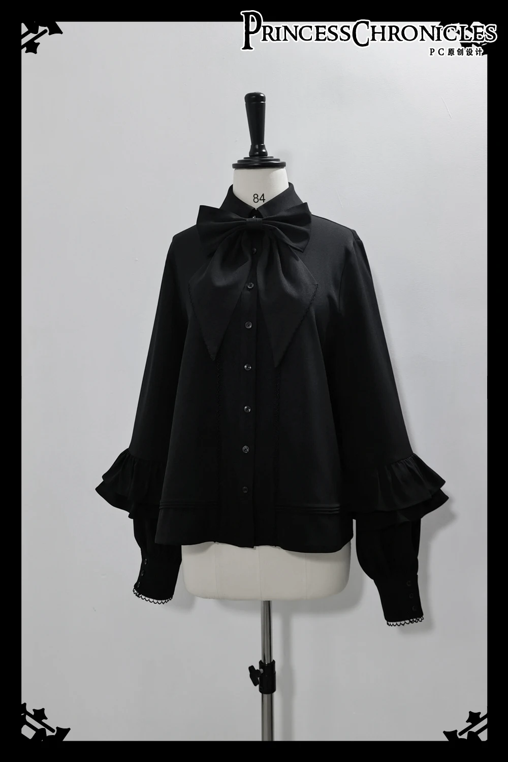 ~Doll~Black Ouji Lolita Shirt with Removable Large Bow Tie by Princess Chronicles PRE ORDER / 2 months
~Doll~Black Ouji Lolita Shirt with Removable Large Bow Tie by Princess Chronicles PRE ORDER / 2 months