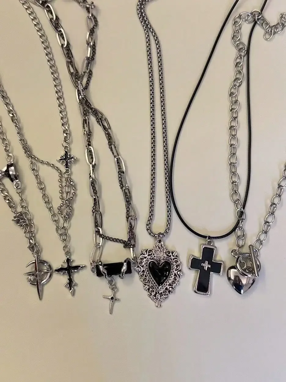 Perfect gift,6pcs Punk Rock Black Heart Cross Pendant Necklaces, Unisex, Stylish Hip Hop Street Vintage 90s Y2K Grunge Goth Accessories
Perfect gift,6pcs Punk Rock Black Heart Cross Pendant Necklaces, Unisex, Stylish Hip Hop Street Vintage 90s Y2K Grunge Goth Accessories