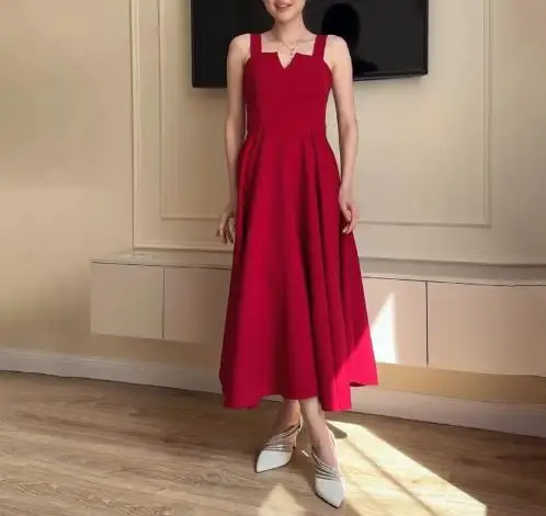Women's Dress Summer New Elegant Temperament Style Solid Color V-Neck High Waisted Backless Design Slim Fitting Suspender Dress
Women's Dress Summer New Elegant Temperament Style Solid Color V-Neck High Waisted Backless Design Slim Fitting Suspender Dress