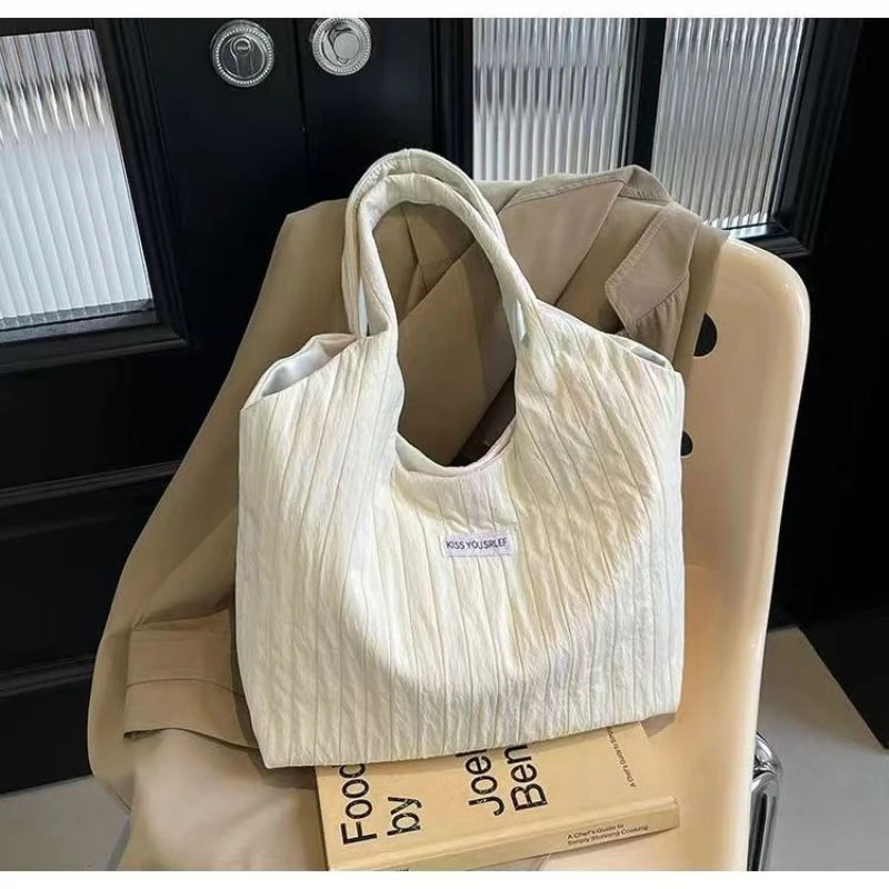 Simple Casual Striped Large Capacity Women's Single Shoulder Tote Bag, Multi-purpose and Versatile Shopping Bag, Storage Bag
Simple Casual Striped Large Capacity Women's Single Shoulder Tote Bag, Multi-purpose and Versatile Shopping Bag, Storage Bag