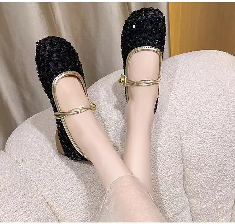 Silver sequin half women's slippers: 2025 spring/summer Korean comfortable single shoes
Silver sequin half women's slippers: 2025 spring/summer Korean comfortable single shoes