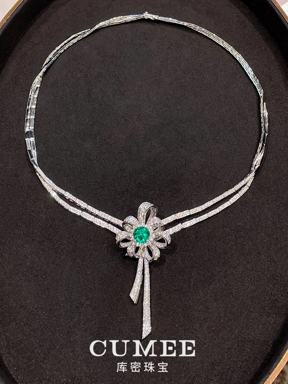 CUMEE Dinner Style Butterfly Necklace 925 sterling silver Bowknot Synthetic Emerald Gemstone
CUMEE Dinner Style Butterfly Necklace 925 sterling silver Bowknot Synthetic Emerald Gemstone