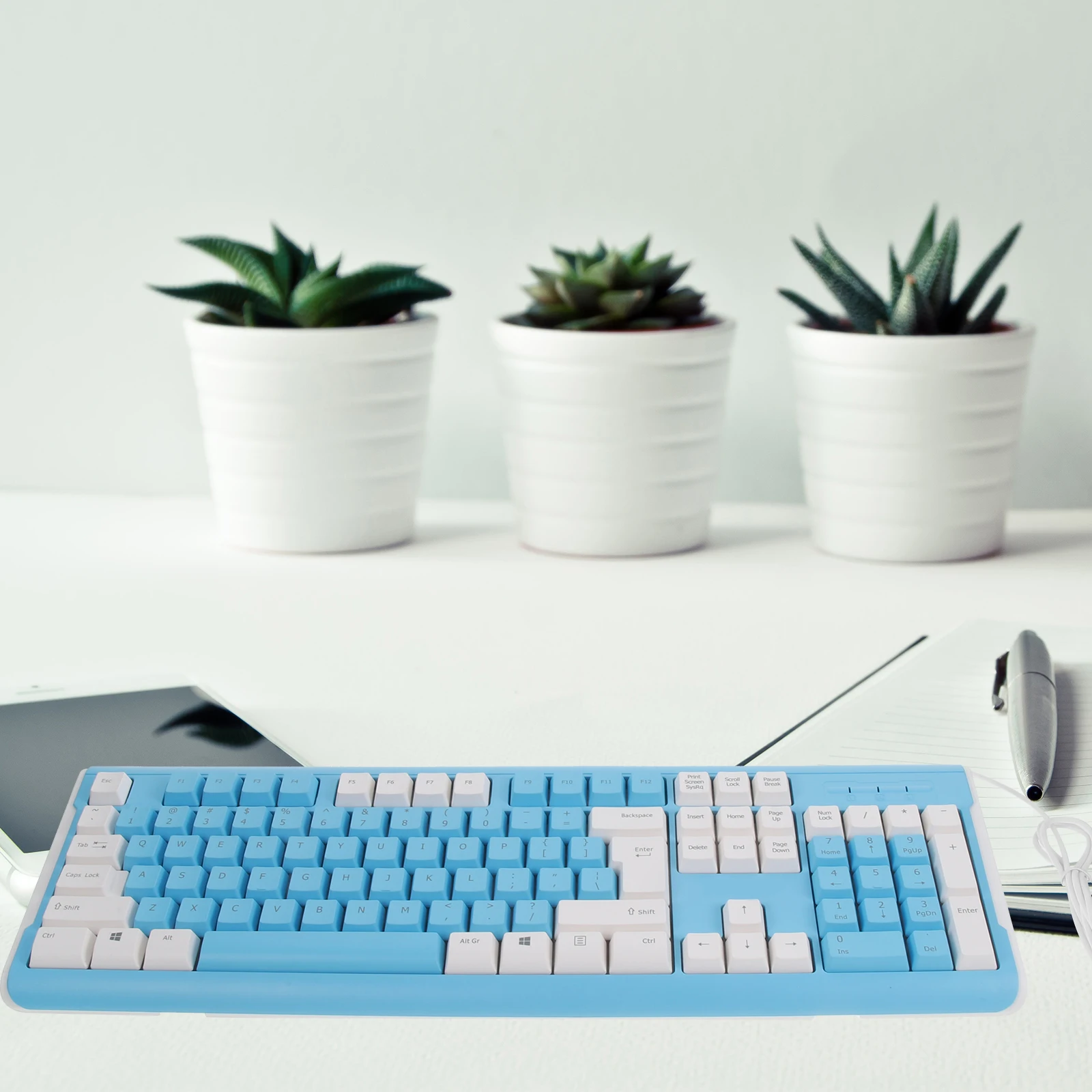 Игровая клавиатура, проводная USB для работы, портативный настольный компьютер, механическое ощущение, ABS, стабильная, высокая точность, без конфиденциальности, Plug Play
Игровая клавиатура, проводная USB для работы, портативный настольный компьютер, механическое ощущение, ABS, стабильная, высокая точность, без конфиденциальности, Plug Play