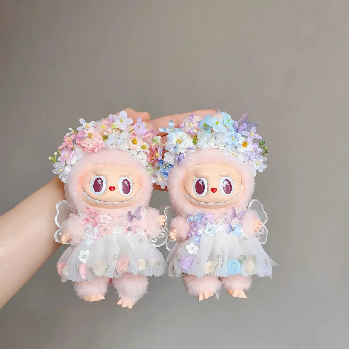 Для 17 см Labubu весенний костюм цветок фея эльф Cos комплект одежды для куклы аксессуары для украшения куклы
Для 17 см Labubu весенний костюм цветок фея эльф Cos комплект одежды для куклы аксессуары для украшения куклы