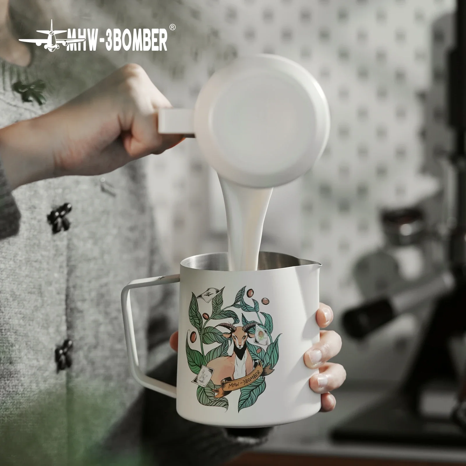 MHW-3BOMBER Milk Frothing Pitcher 500/600ml Stainless Steel Milk Cup Milk Pitcher Espresso Latte Art Cup Coffee Accessories
MHW-3BOMBER Milk Frothing Pitcher 500/600ml Stainless Steel Milk Cup Milk Pitcher Espresso Latte Art Cup Coffee Accessories