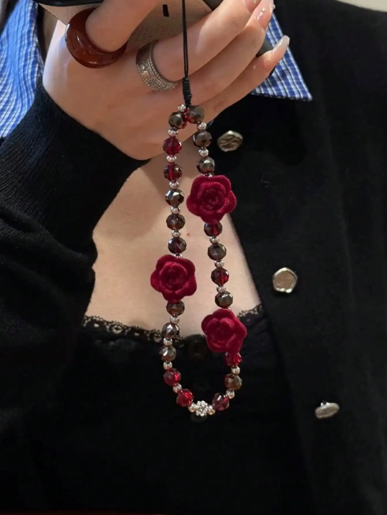 Dark Rose Gothic Beaded Keychain, Fashionable Niche Mobile Phone Chain Bag Pendant Gifts For Mother, Family, Friends, Birthday, Holiday Phone Charm
Dark Rose Gothic Beaded Keychain, Fashionable Niche Mobile Phone Chain Bag Pendant Gifts For Mother, Family, Friends, Birthday, Holiday Phone Charm