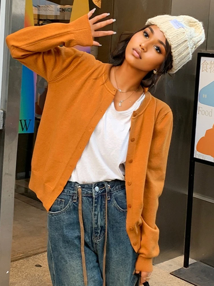 Fashion Round Neck Cardigan Casual Sweater Autumn and Winter Women Long Sleeved New Single-breasted Knitwear Women's Clothing
Fashion Round Neck Cardigan Casual Sweater Autumn and Winter Women Long Sleeved New Single-breasted Knitwear Women's Clothing