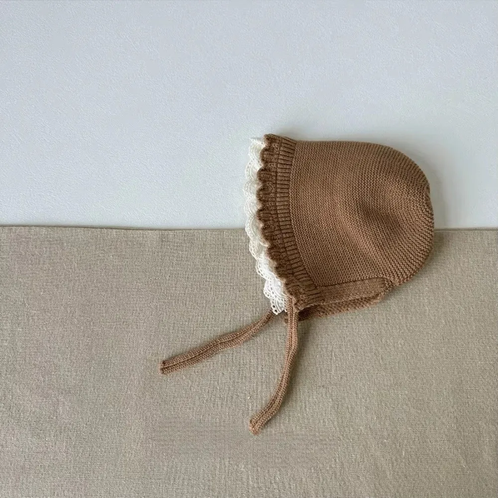 Новая кружевная шапка с рюшами, сохраняющая тепло, однотонная защитная шапка для ушей, осенне-зимняя шапка для мальчиков и девочек
Новая кружевная шапка с рюшами, сохраняющая тепло, однотонная защитная шапка для ушей, осенне-зимняя шапка для мальчиков и девочек