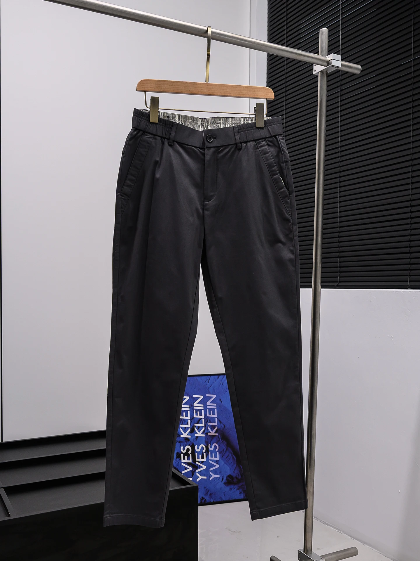 Comfortable Cotton Feel Anti-Wrinkle Men's Business Casual Pants Spring Summer Straight Leg Easy Care Elastic Waist
Comfortable Cotton Feel Anti-Wrinkle Men's Business Casual Pants Spring Summer Straight Leg Easy Care Elastic Waist