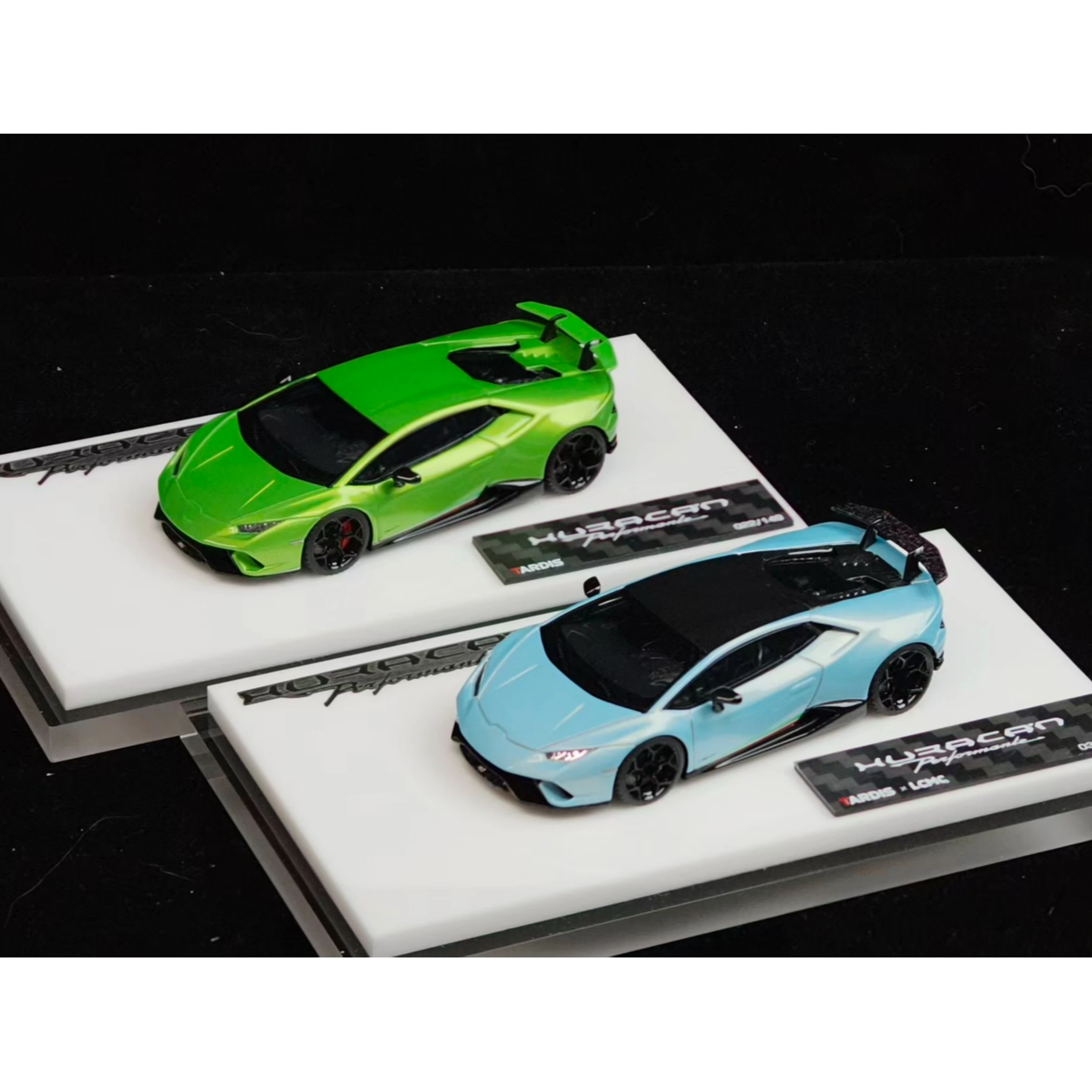 Tardis 1:64 Huracan Diecast Model Car Resin Limited edition
Tardis 1:64 Huracan Diecast Model Car Resin Limited edition