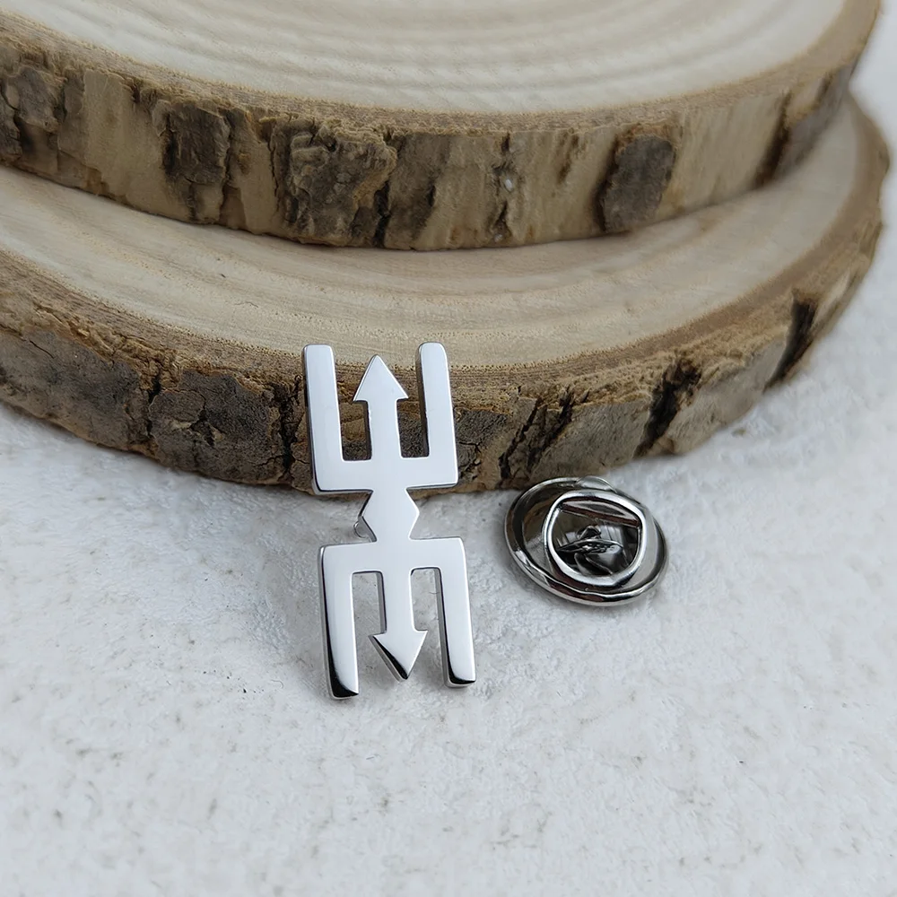 Fashionable Sea God Trident Women's Brooch, Formal Dress Banquet, Gift to Girlfriend, Exquisite Stainless Steel Brooch
Fashionable Sea God Trident Women's Brooch, Formal Dress Banquet, Gift to Girlfriend, Exquisite Stainless Steel Brooch