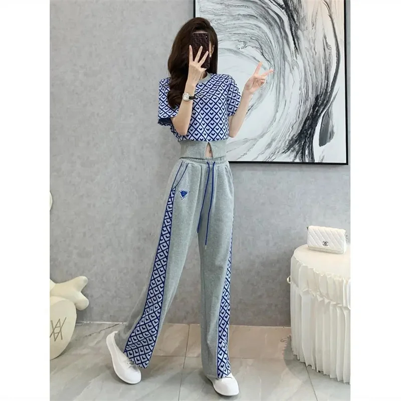 Explosive sports and leisure suits 2022 new summer fashion temperament Western style age-reducing wide-leg pants two-piece set
Explosive sports and leisure suits 2022 new summer fashion temperament Western style age-reducing wide-leg pants two-piece set