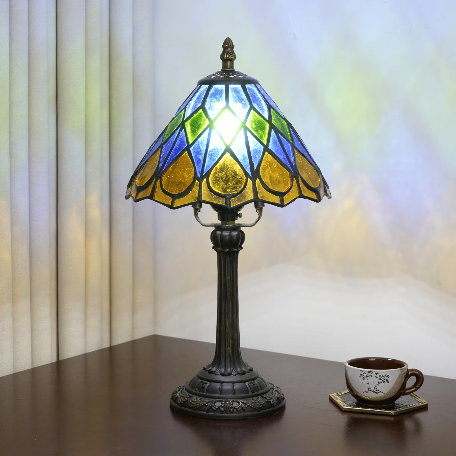 Tiffany Lamp Bedside Table Lamp-Nightstand,Stained Glass Lamp for Bedroom Dorm Living Kitchen, Aesthetic Cute Home Decor Gift
Tiffany Lamp Bedside Table Lamp-Nightstand,Stained Glass Lamp for Bedroom Dorm Living Kitchen, Aesthetic Cute Home Decor Gift