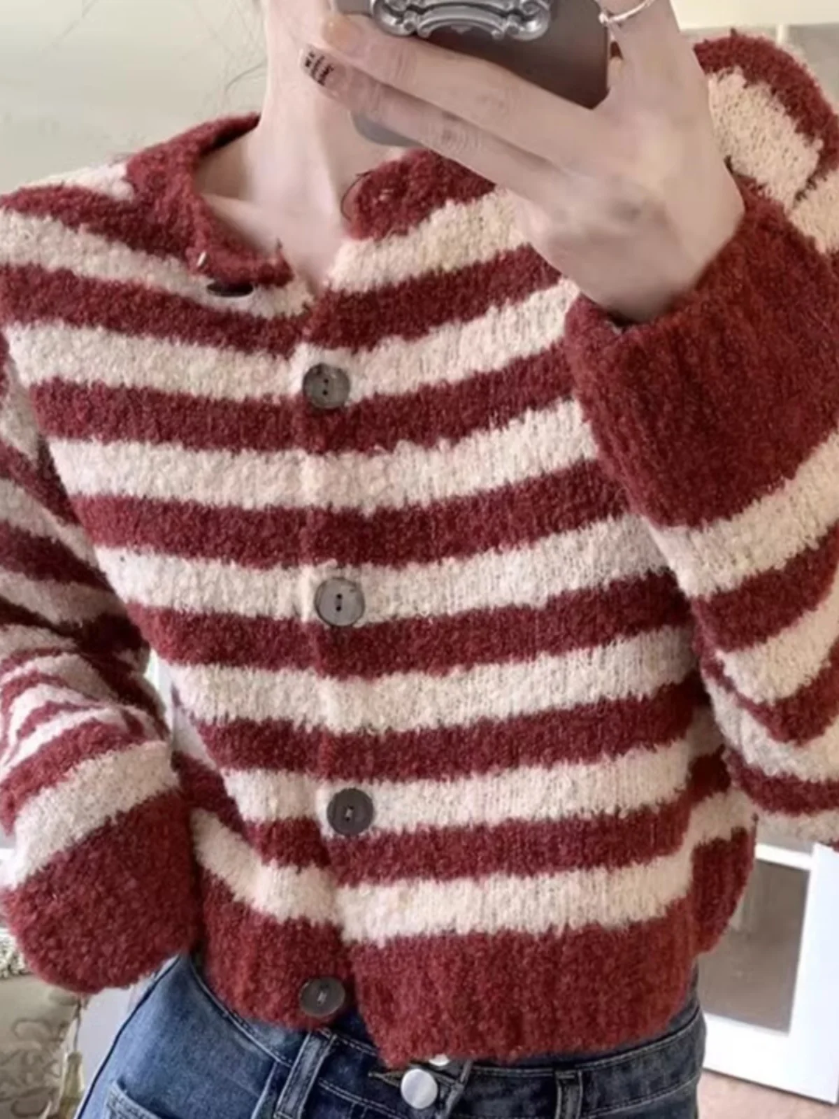 Women's Stripe Knitwear ort Soft Cozy Spring Autumn 2023 New Faion Korean Sle Button up Cardigan Top Unique Design
Women's Stripe Knitwear ort Soft Cozy Spring Autumn 2023 New Faion Korean Sle Button up Cardigan Top Unique Design