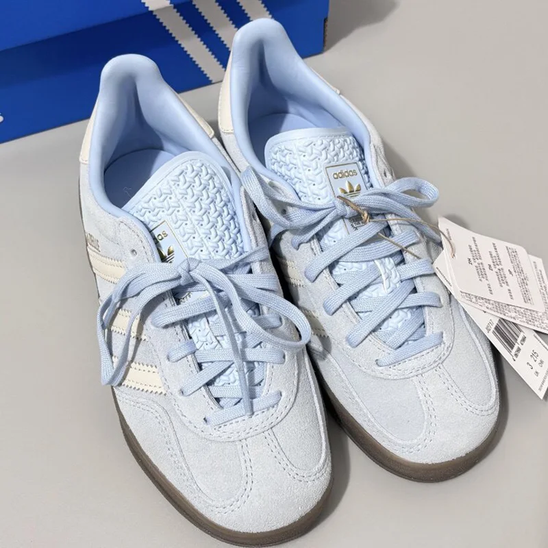 2026 New Adidas Originals Womens Low Top Skate Shoes JI2717 Light Blue Leather Upper
2026 New Adidas Originals Womens Low Top Skate Shoes JI2717 Light Blue Leather Upper