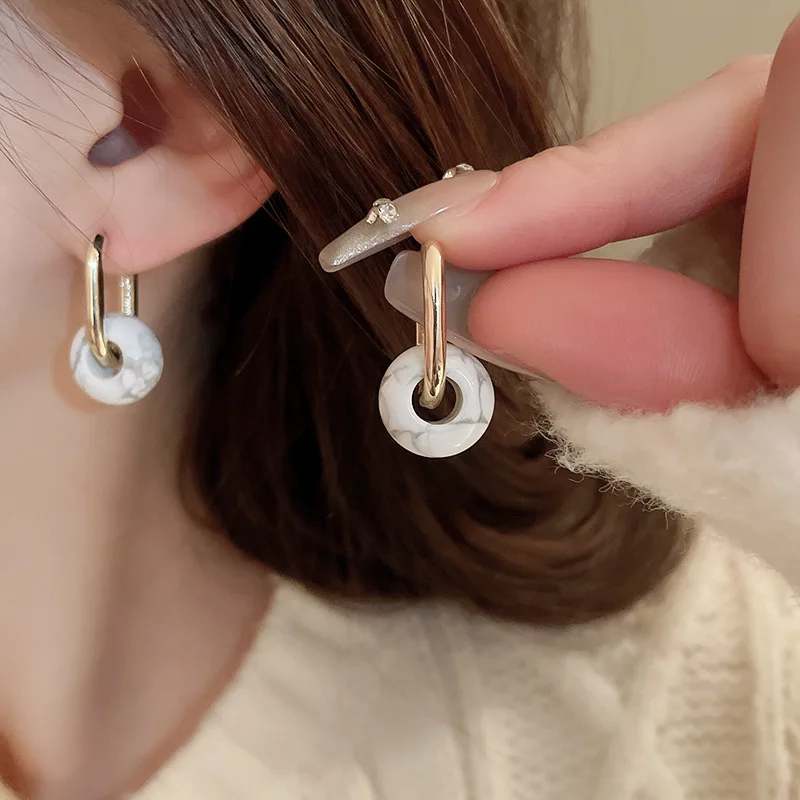 Fashion Round Circel Natural Stone Marble Bead Earrings Elegant Gold Plated Ear Buckle Huggies Hoop Earring for Women
Fashion Round Circel Natural Stone Marble Bead Earrings Elegant Gold Plated Ear Buckle Huggies Hoop Earring for Women