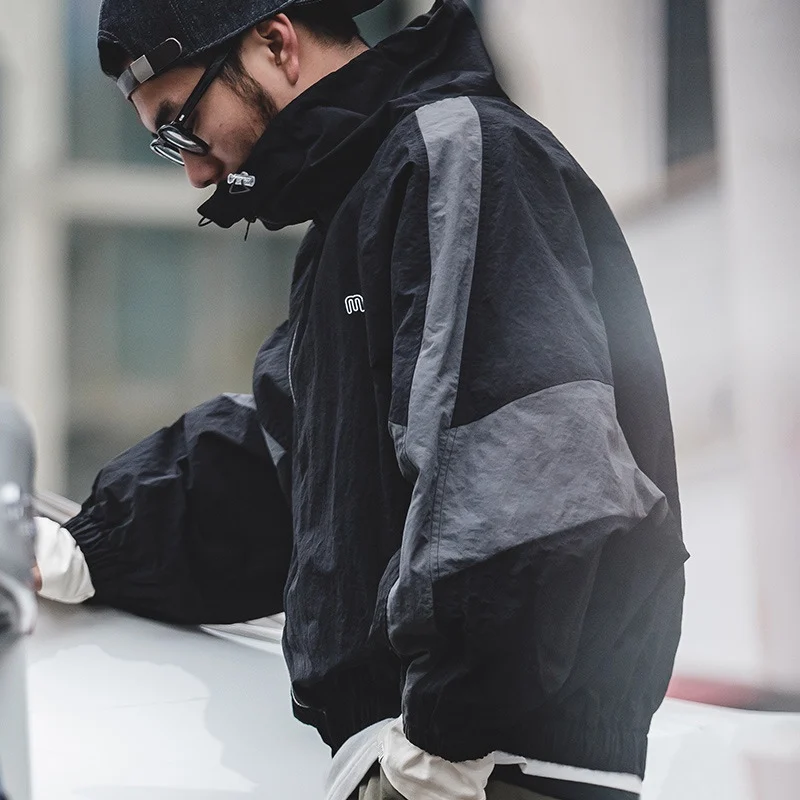 Мужская куртка Maden с двойной молнией, съемными элементами, свободного кроя, весна-осень, модная, из нейлонового волокна, быстросохнущая
Мужская куртка Maden с двойной молнией, съемными элементами, свободного кроя, весна-осень, модная, из нейлонового волокна, быстросохнущая