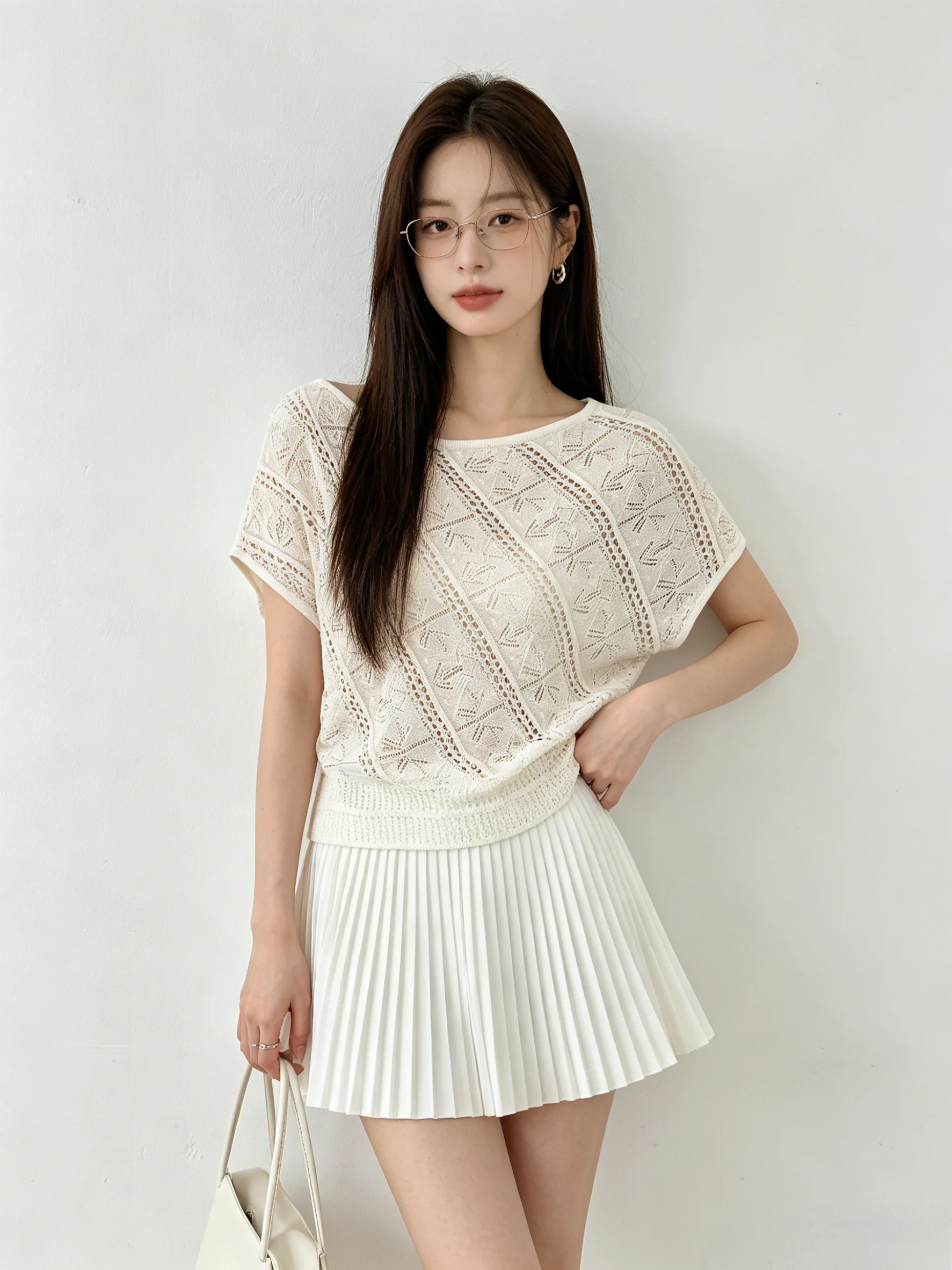 Elegant Hollow out Short Sleeve Knitwear Korean Style Diagonal Collar Batwing Sleeve Versatile Quality Top for Women
Elegant Hollow out Short Sleeve Knitwear Korean Style Diagonal Collar Batwing Sleeve Versatile Quality Top for Women