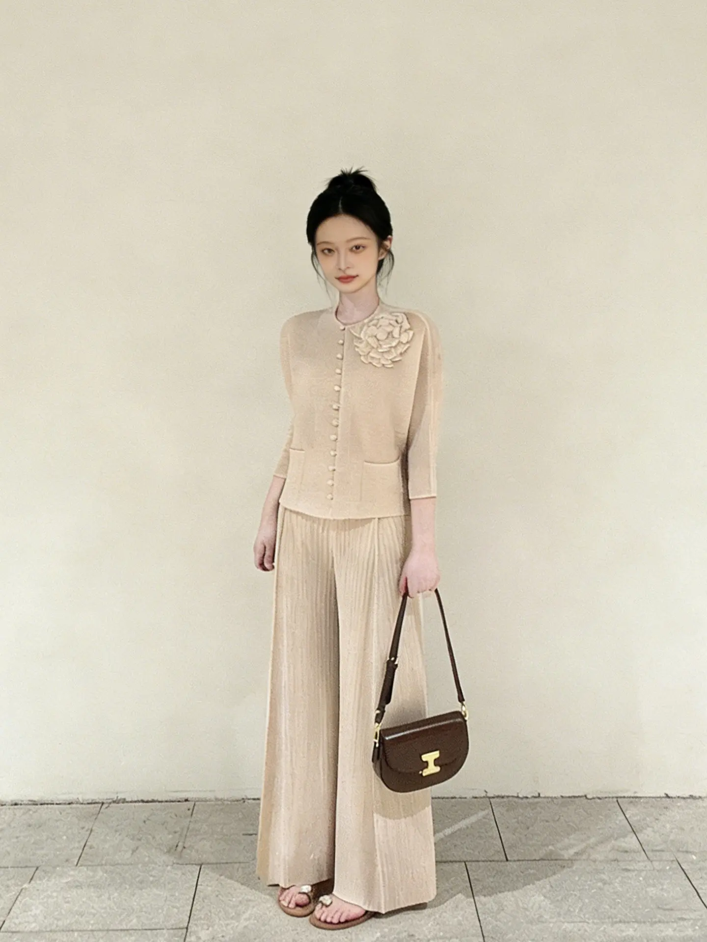 Elegant Summer Outfit for Rich Girls Gentle Pure White Moonlight Wide Leg Pants Cardigan Two-Piece Set High Waist Long Pants
Elegant Summer Outfit for Rich Girls Gentle Pure White Moonlight Wide Leg Pants Cardigan Two-Piece Set High Waist Long Pants