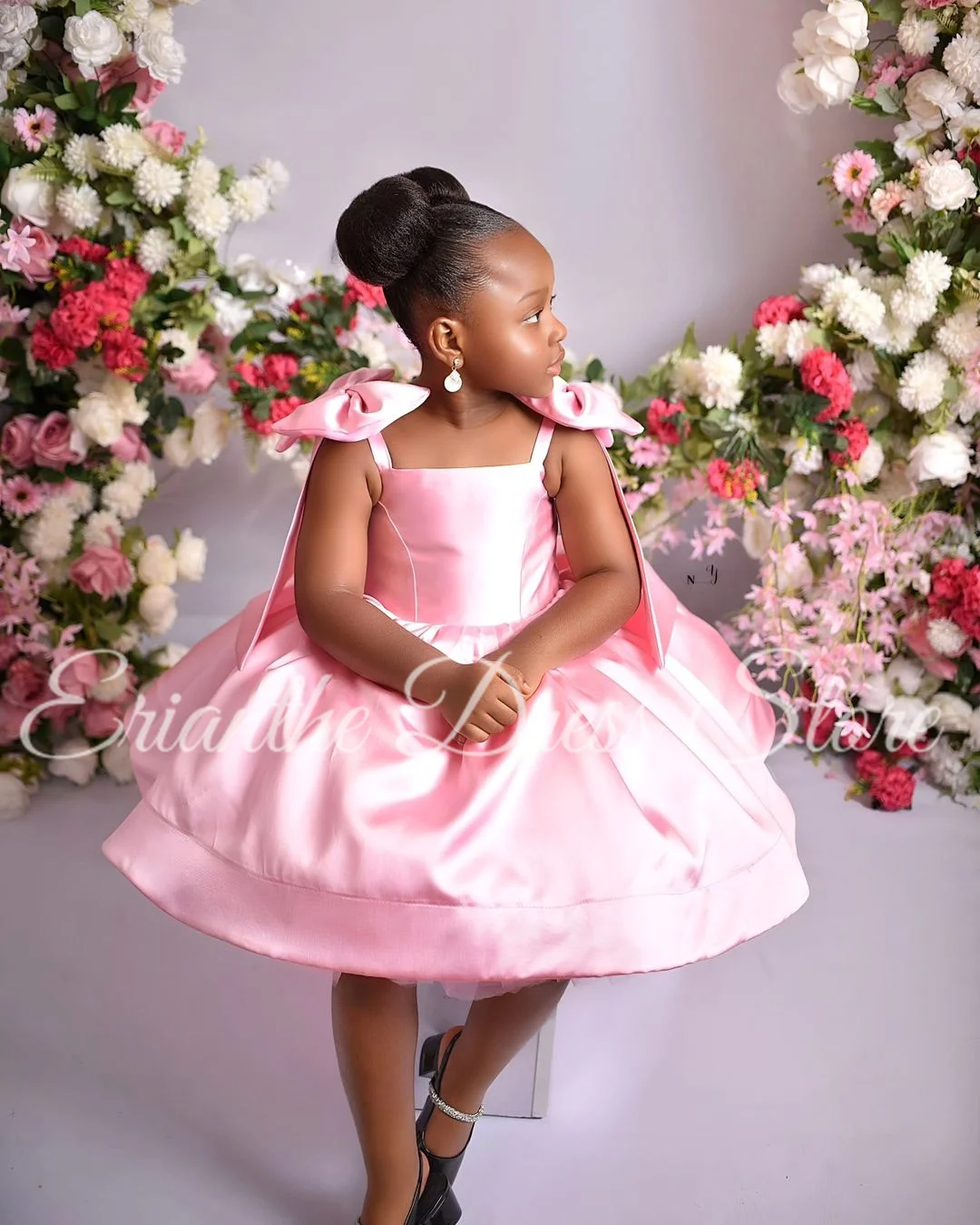 Princess Pink Satin Sleeveless Flower Girl Dress For Wedding Tulle Bow Kids Birthday Party First Communion Ball Gowns Customized
Princess Pink Satin Sleeveless Flower Girl Dress For Wedding Tulle Bow Kids Birthday Party First Communion Ball Gowns Customized