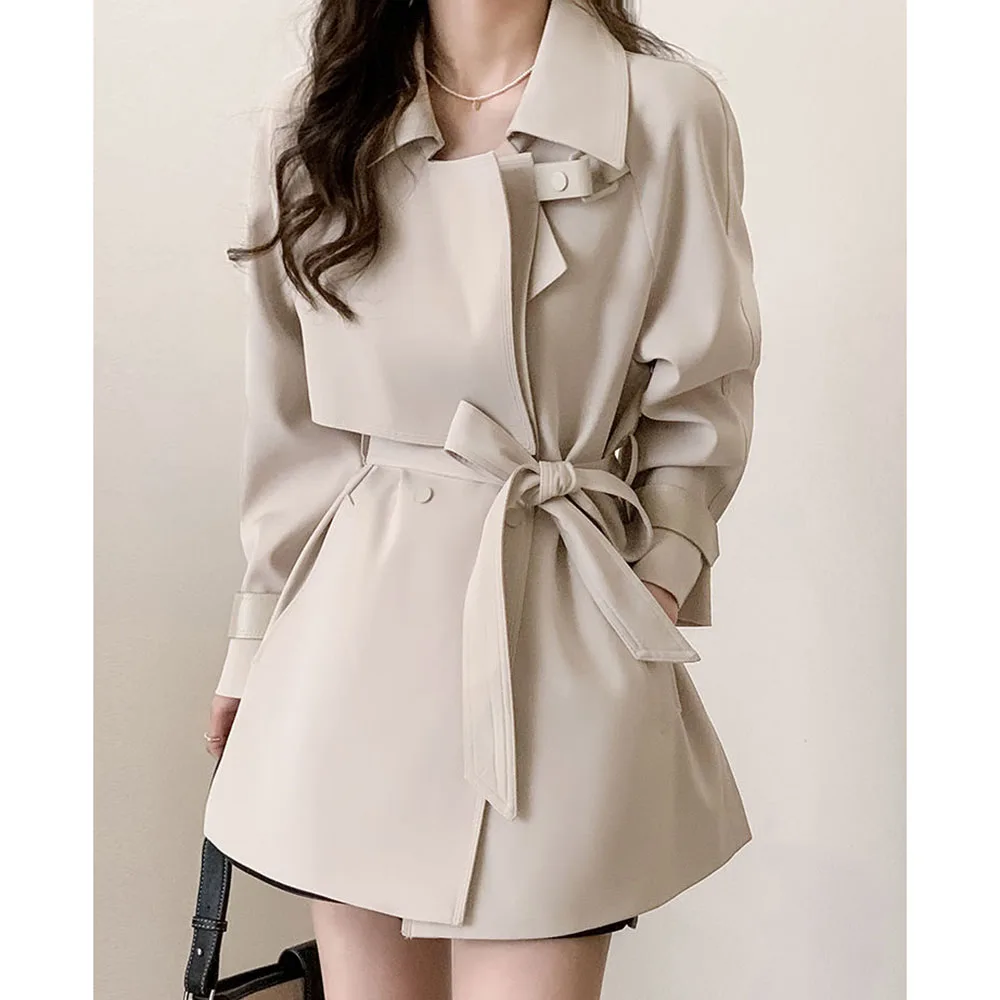 Весенне-осенняя женская новая версия средней длины, высококачественная ветровка с квадратным вырезом, женская корейская модная ветровка с уздечкой, топы
Весенне-осенняя женская новая версия средней длины, высококачественная ветровка с квадратным вырезом, женская корейская модная ветровка с уздечкой, топы