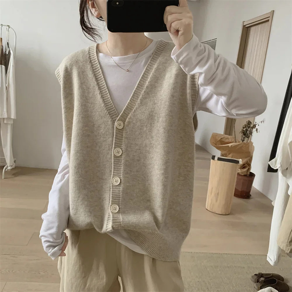 Fashion V-neck Cardigan Vest Women sweater base Top 2025 Spring Autumn New Korean Style Bandage Loose Slim Sleeveless Knitted
Fashion V-neck Cardigan Vest Women sweater base Top 2025 Spring Autumn New Korean Style Bandage Loose Slim Sleeveless Knitted