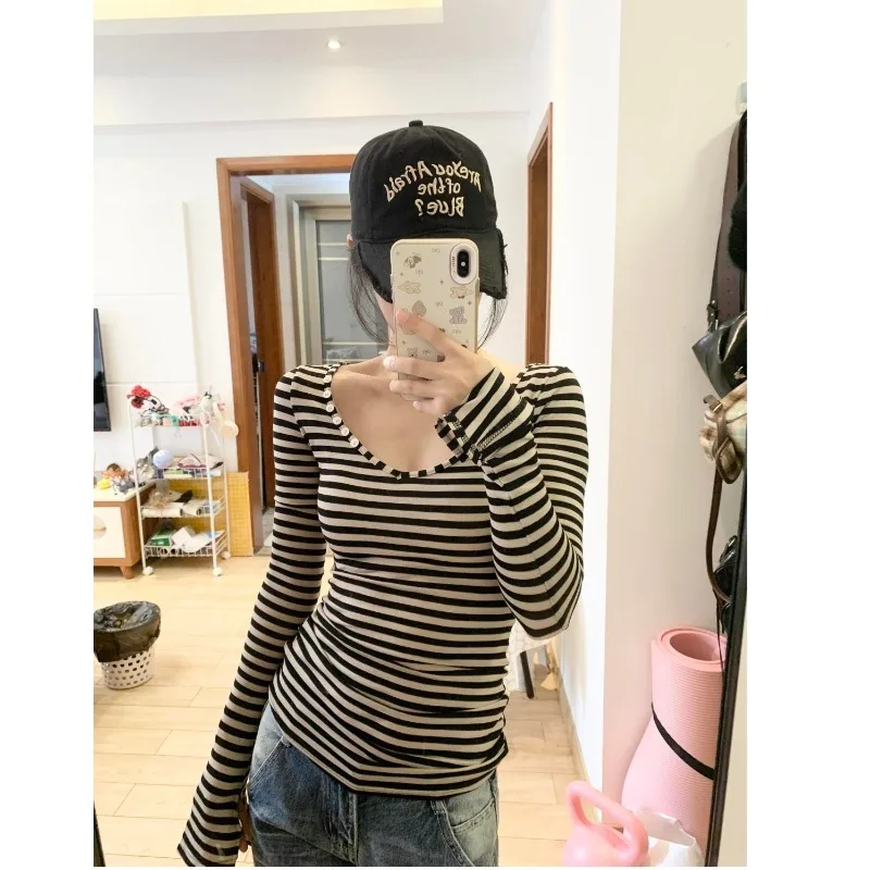 American Vintage Striped Long Sleeve T-shirt Autumn New Design Sense Spice V-neck Thin Tees Women's Fashion Sexy Slim Blouse
American Vintage Striped Long Sleeve T-shirt Autumn New Design Sense Spice V-neck Thin Tees Women's Fashion Sexy Slim Blouse