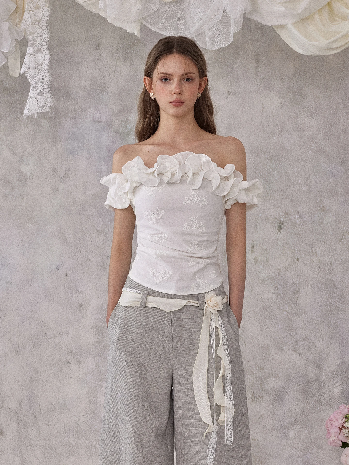 Ele белый хлопковый топ с вышивкой на одно плечо из чистого хлопка, дышащий удобный женский топ ort Sve irt
Ele белый хлопковый топ с вышивкой на одно плечо из чистого хлопка, дышащий удобный женский топ ort Sve irt