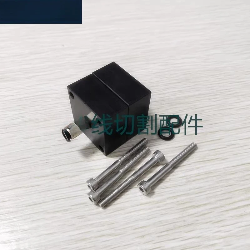 Electromagnetic Valve 135012426 Small Air Valve for Wire Cutting Slow Wire Accessory Machine
Electromagnetic Valve 135012426 Small Air Valve for Wire Cutting Slow Wire Accessory Machine