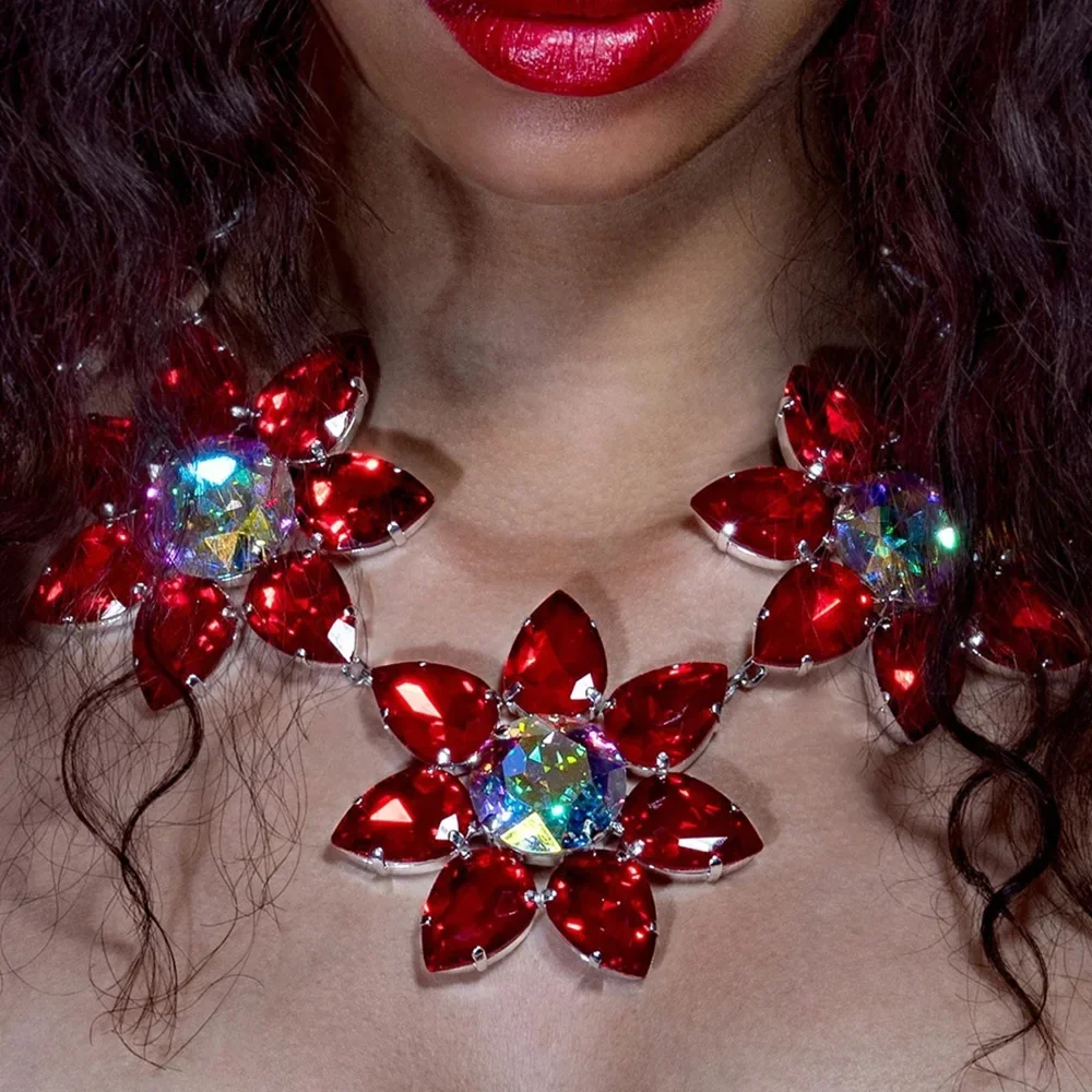Luxury Rhinestone Oversized Red Crystal Flower Pendant Choker Necklace for Women Charm Large Collar Necklace Jewelry
Luxury Rhinestone Oversized Red Crystal Flower Pendant Choker Necklace for Women Charm Large Collar Necklace Jewelry