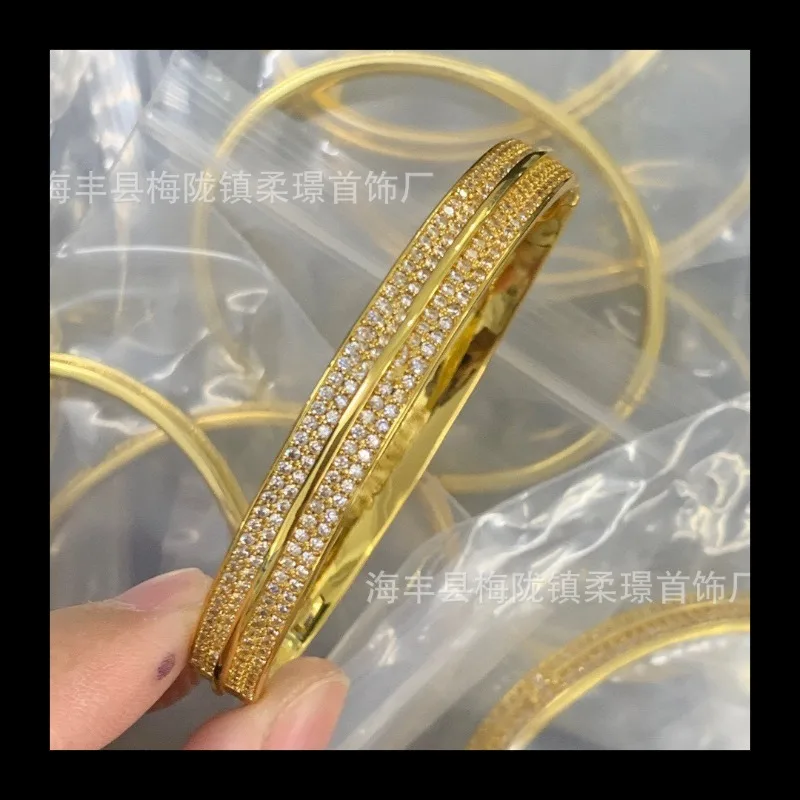 Летний браслет высокой версии, полный бриллиантов, модный простой легкий роскошный браслет
Летний браслет высокой версии, полный бриллиантов, модный простой легкий роскошный браслет