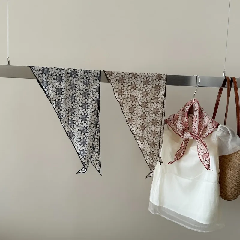 Корейский треугольный шарф с цветочной вышивкой, женский летний универсальный декоративный шарф-платок с принтом
Корейский треугольный шарф с цветочной вышивкой, женский летний универсальный декоративный шарф-платок с принтом