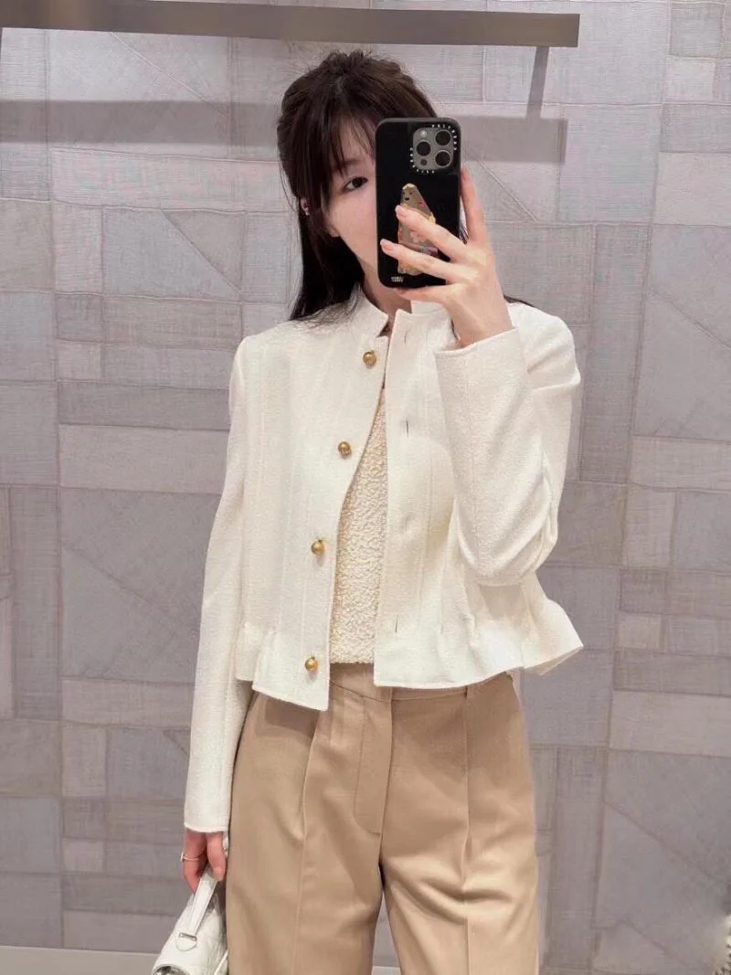 New Fashion Solid Wool Blends Short Design Tweed Jacket Women Stand Collar Gold Buttons Long Sleeve Ruffles Patchwork Retro Coat
New Fashion Solid Wool Blends Short Design Tweed Jacket Women Stand Collar Gold Buttons Long Sleeve Ruffles Patchwork Retro Coat