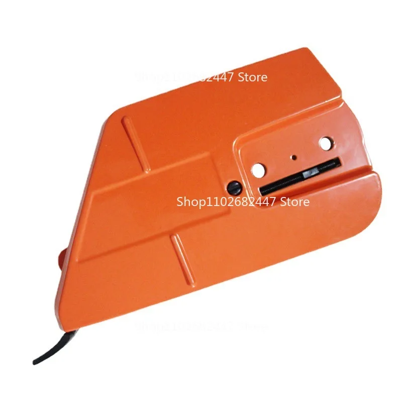 Applicable to Hu Shihua chainsaw H365 anti-chip side cover 372 chainsaw anti-chip side cover right side plate guide plate gland
Applicable to Hu Shihua chainsaw H365 anti-chip side cover 372 chainsaw anti-chip side cover right side plate guide plate gland