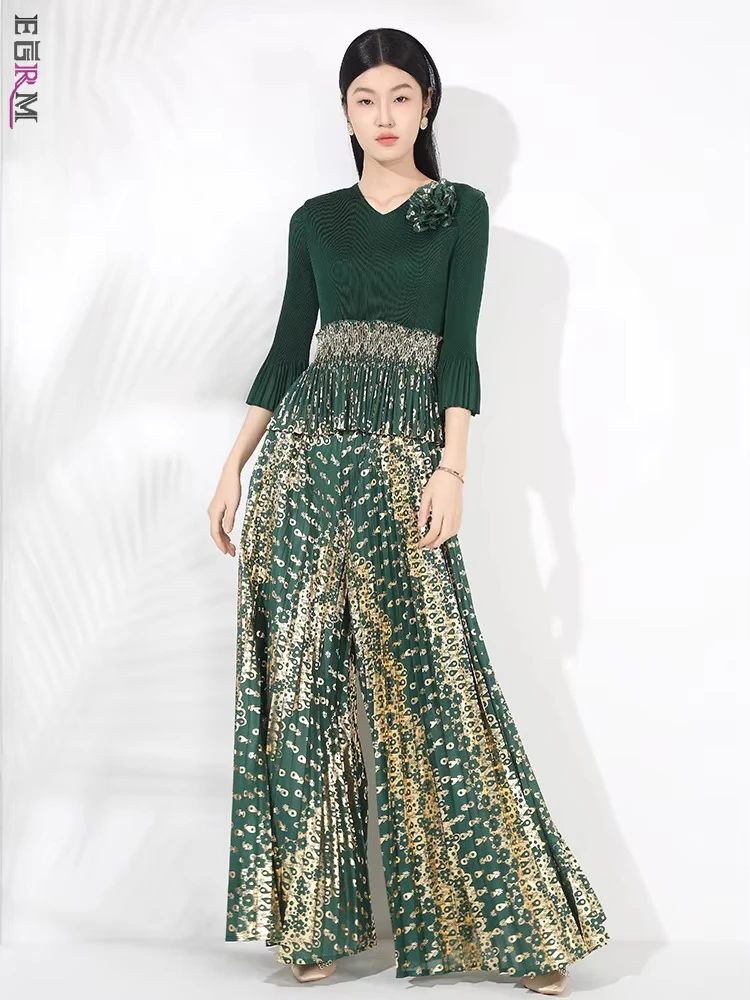 EGRM Women's 2025 New Pleated Set Gold Foil Printing V-neck Pullover Top And High Waist Wide Leg Pants Two-piece Sets 6R1584
EGRM Women's 2025 New Pleated Set Gold Foil Printing V-neck Pullover Top And High Waist Wide Leg Pants Two-piece Sets 6R1584
