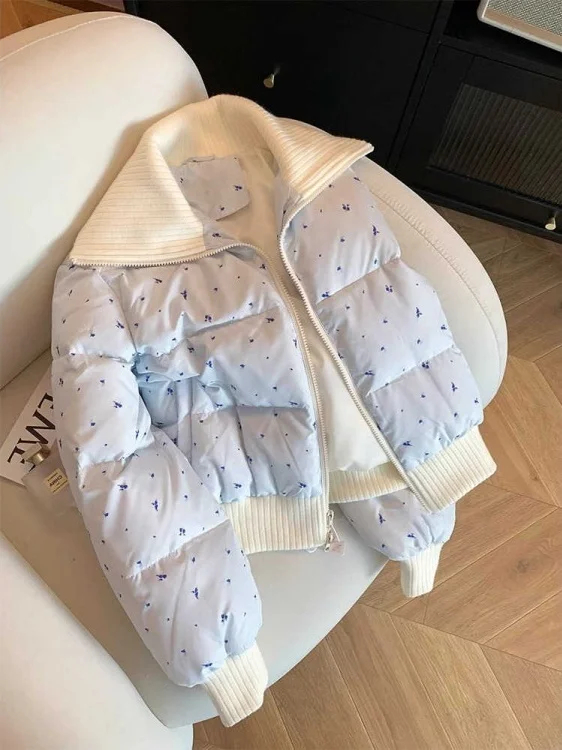 Плюшевая хлопковая куртка больших размеров с милым молодежным цветочным принтом в корейском стиле, модная зимняя верхняя одежда для женщин больших размеров
Плюшевая хлопковая куртка больших размеров с милым молодежным цветочным принтом в корейском стиле, модная зимняя верхняя одежда для женщин больших размеров