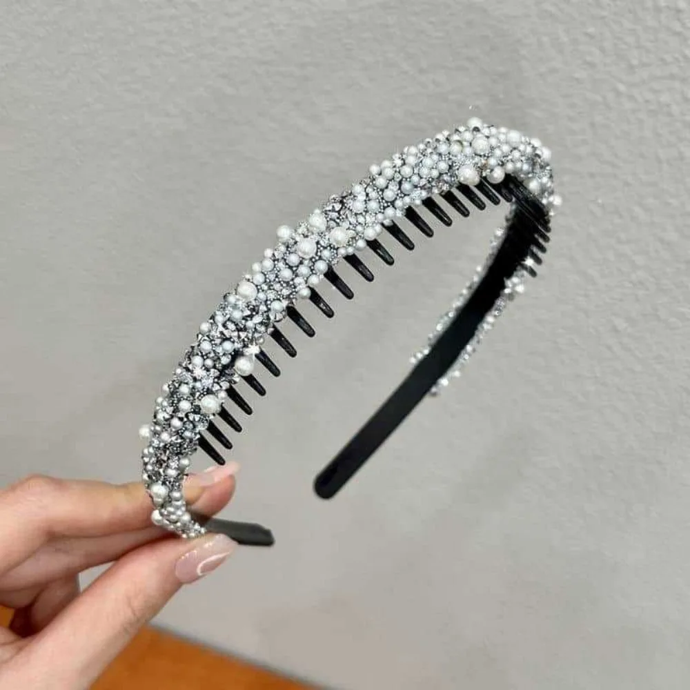 Sweet Rhinestones Antislip Hairband Pearl Thin Crystal Teeth Headband Korean Style Headwear Plastic Face Wash Hair Hoop Makeup
Sweet Rhinestones Antislip Hairband Pearl Thin Crystal Teeth Headband Korean Style Headwear Plastic Face Wash Hair Hoop Makeup