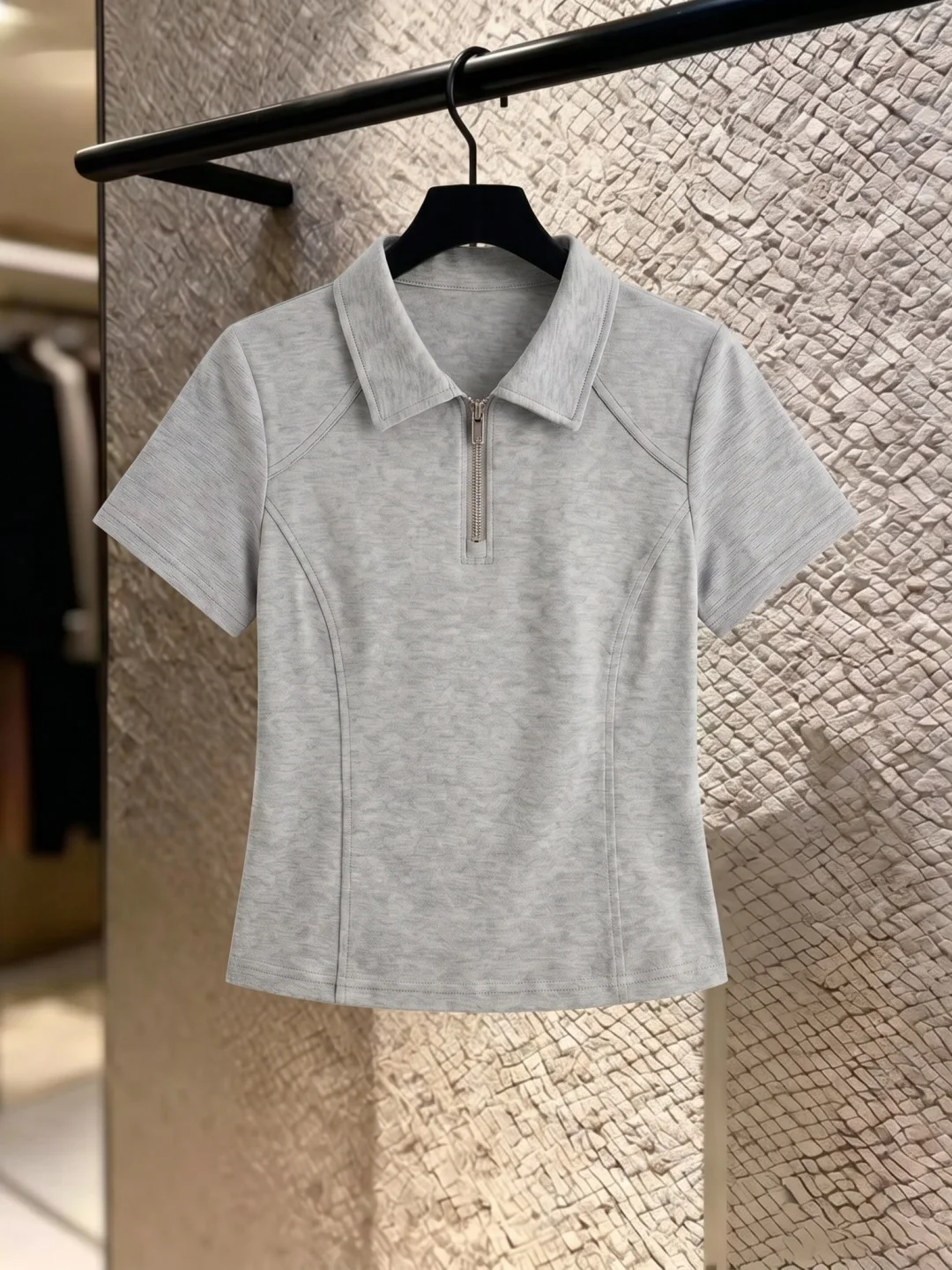 Fashionable Color Flip Collar Half Zip Short Sleeve Top Comfortable Versatile Summer Commute Style Elegant Chic Shirt
Fashionable Color Flip Collar Half Zip Short Sleeve Top Comfortable Versatile Summer Commute Style Elegant Chic Shirt