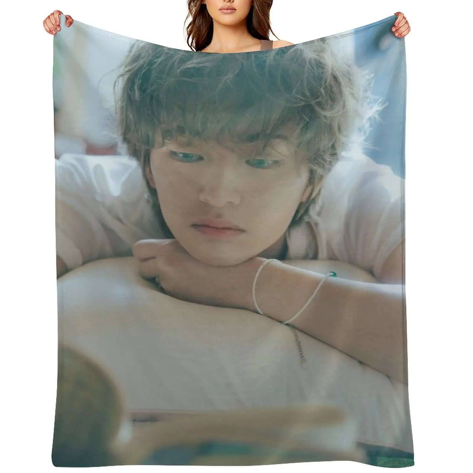 Onew Circle Teaser 7 Throw Blanket Retros Quilt Moving blankets and throws Blankets
Onew Circle Teaser 7 Throw Blanket Retros Quilt Moving blankets and throws Blankets