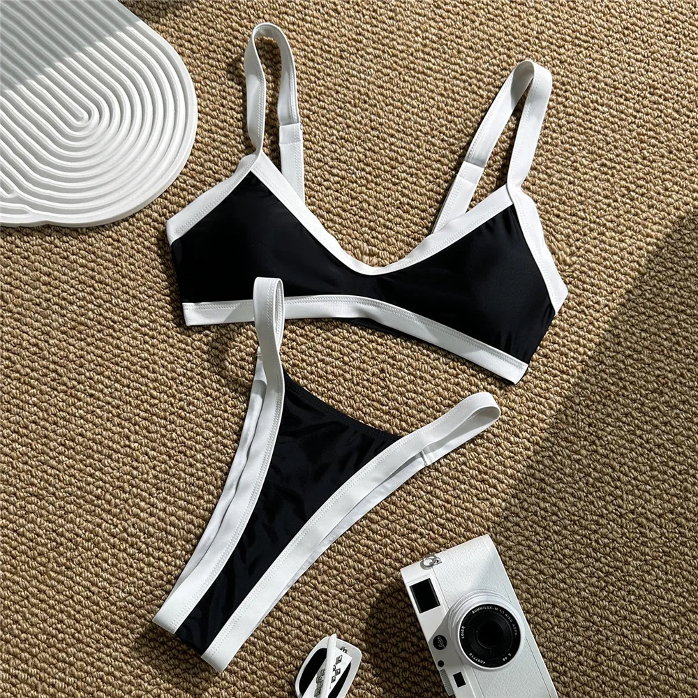 Сексуальный лоскутный черный микро-бикини-стринги, женский купальник 2026, бандо, пляжная одежда, купальный костюм, мини-бикини, комплекты бикини
Сексуальный лоскутный черный микро-бикини-стринги, женский купальник 2026, бандо, пляжная одежда, купальный костюм, мини-бикини, комплекты бикини