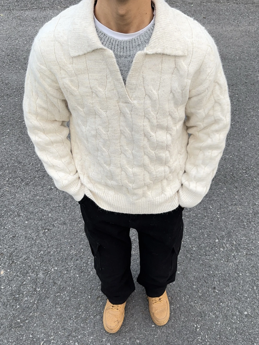 Мужской зимний вязаный свитер в американском стиле с воротником-стойкой, узором «косы» и цветочным орнаментом, утолщенный, с длинными рукавами, из мягкой ткани
Мужской зимний вязаный свитер в американском стиле с воротником-стойкой, узором «косы» и цветочным орнаментом, утолщенный, с длинными рукавами, из мягкой ткани