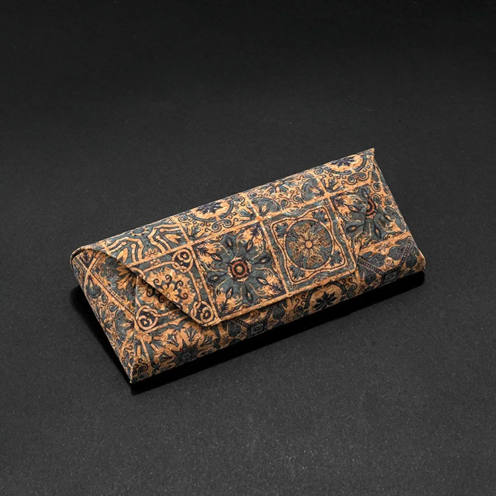 Anti-Pressure Eyeglasses Case Retro National Style Exotic Pattern Glasses Case Lightweight Hard Shell Sunglasses Case
Anti-Pressure Eyeglasses Case Retro National Style Exotic Pattern Glasses Case Lightweight Hard Shell Sunglasses Case