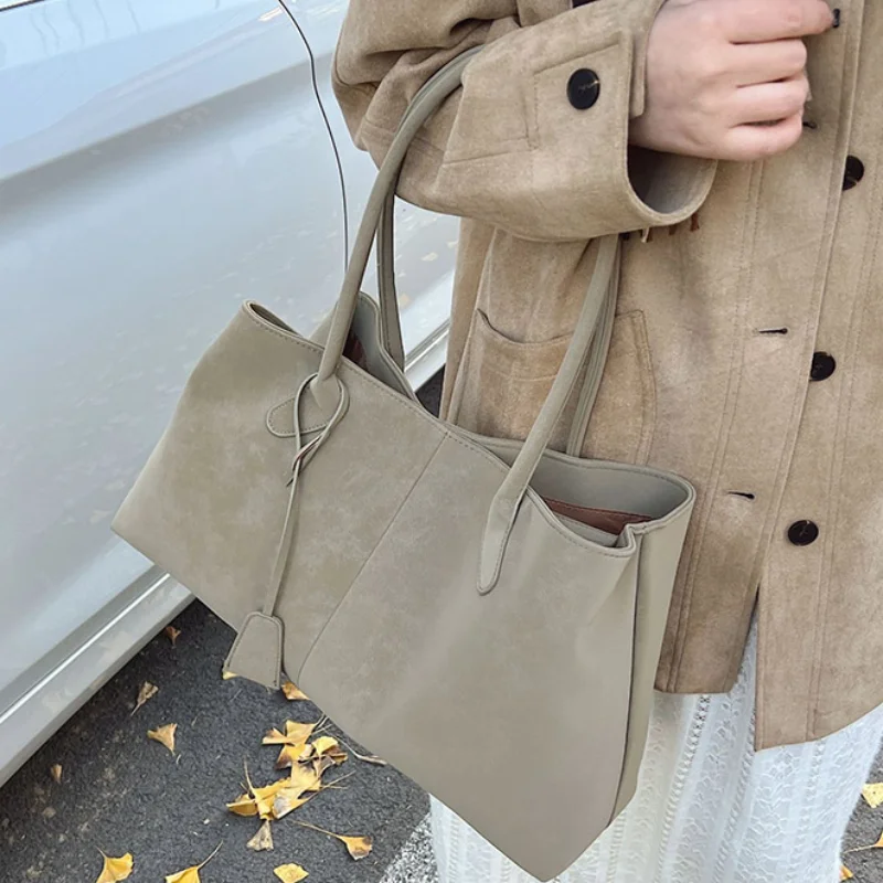 Women's Luxury Top Handle Tote Bag Exquisite Leather Shopping Shoulder Bag Large Capacity Vintage Daily Commuting Underarm Bag
Women's Luxury Top Handle Tote Bag Exquisite Leather Shopping Shoulder Bag Large Capacity Vintage Daily Commuting Underarm Bag