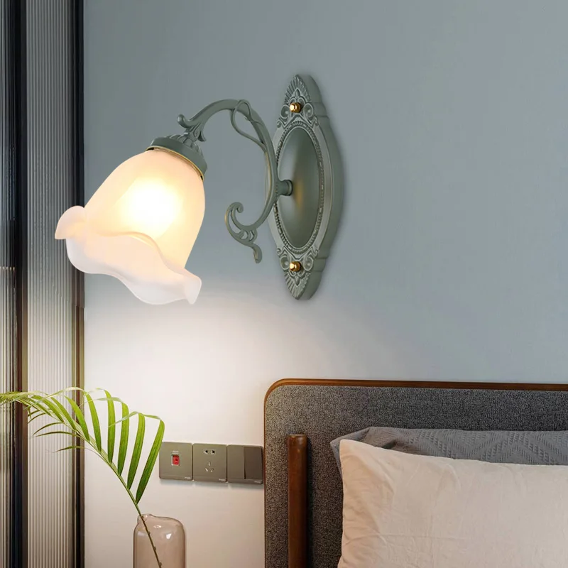 European Retro Stair Wall Lamp Bedroom Lamp European Wrought Iron Living Room Lighting Background Bedroom Bedside Wall Light
European Retro Stair Wall Lamp Bedroom Lamp European Wrought Iron Living Room Lighting Background Bedroom Bedside Wall Light