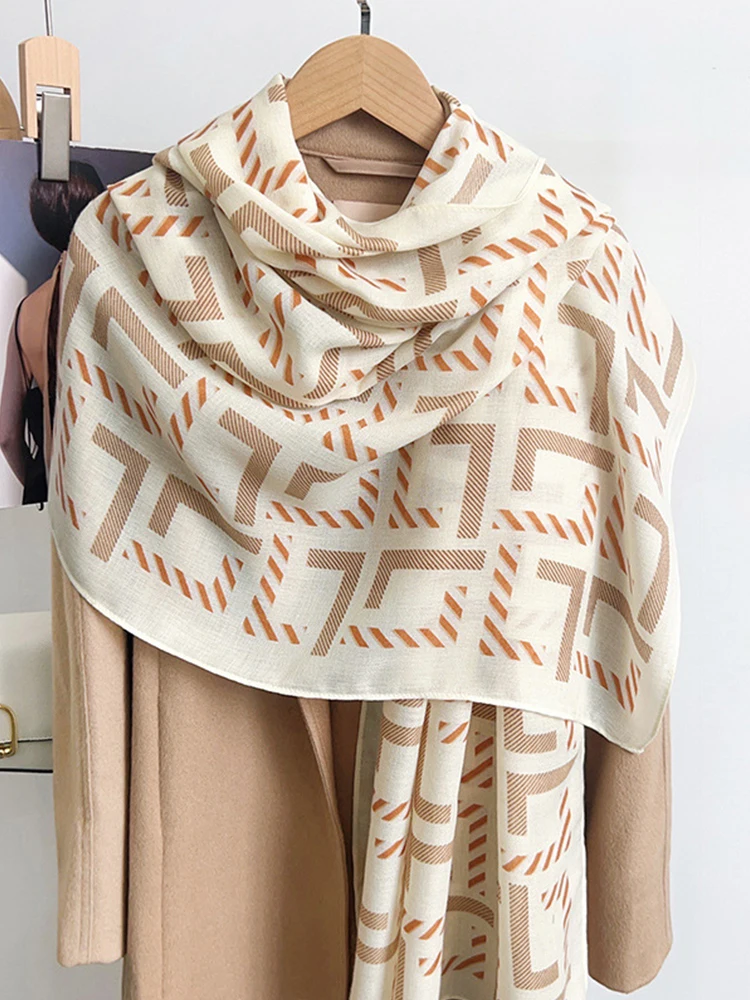 Elegant Silk Scarf Summer Women Men Wrap Shawl Classic Striped Print Sunscreen Bandanas Hijab Scarve Male Lady Pareo Casual New
Elegant Silk Scarf Summer Women Men Wrap Shawl Classic Striped Print Sunscreen Bandanas Hijab Scarve Male Lady Pareo Casual New
