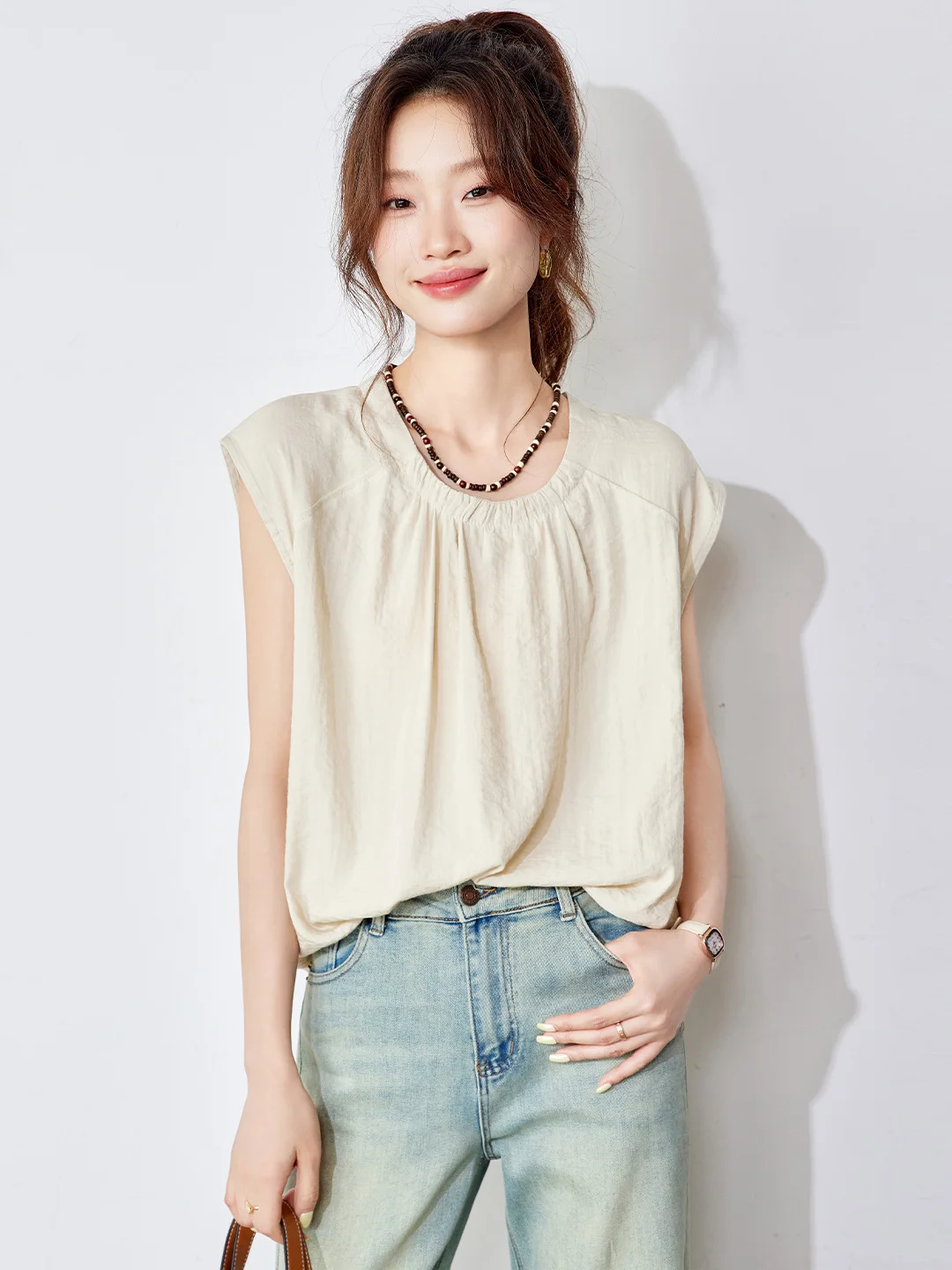 Slimming round Ne Svel irt Women's Faionable Versatile Design Summer New Korean Sle Small ence Top
Slimming round Ne Svel irt Women's Faionable Versatile Design Summer New Korean Sle Small ence Top