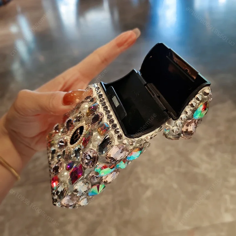 2026 new 20 pack crystal inlaid cigarette box, portable diamond cigarette box, cigarette accessories, women's gift
2026 new 20 pack crystal inlaid cigarette box, portable diamond cigarette box, cigarette accessories, women's gift