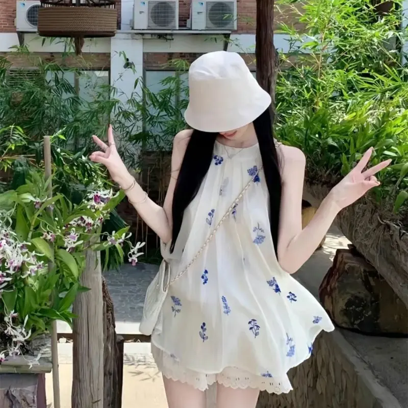 Chinese Style Embroidery Halter Sleeveless Shirts Summer New Off Shoulder Female Clothing Casual Loose Fashionable Folds Blouse
Chinese Style Embroidery Halter Sleeveless Shirts Summer New Off Shoulder Female Clothing Casual Loose Fashionable Folds Blouse