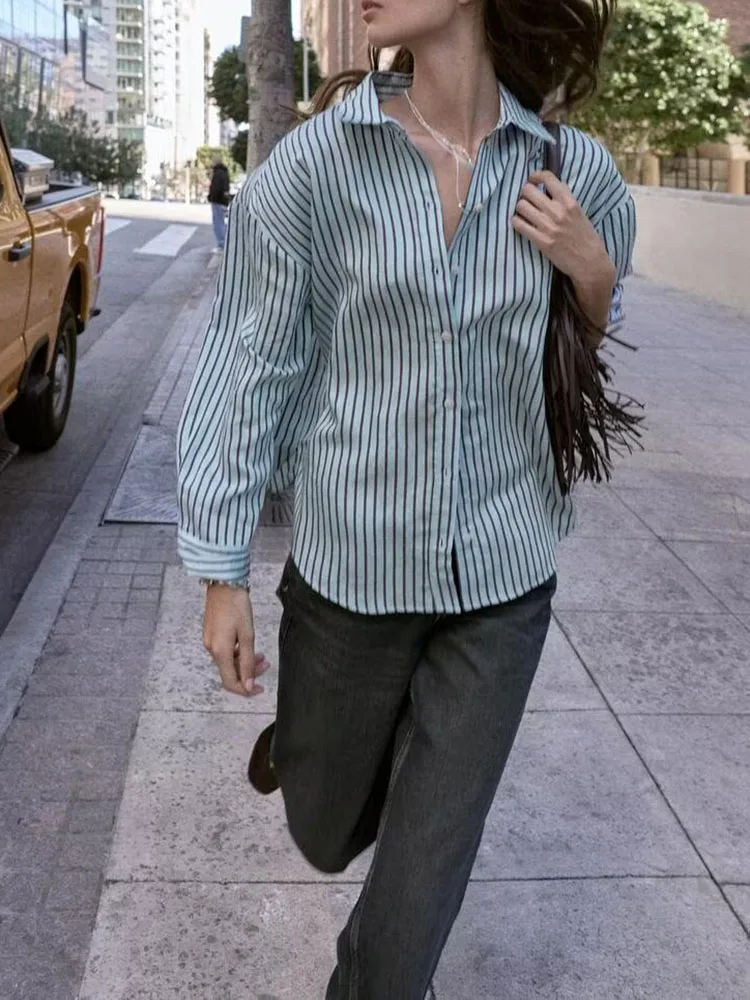 High-End ZA2026 Spring Winter New Loose Collar Striped Silk irt Women's Long Sve Faion Outerwear Ele Sle
High-End ZA2026 Spring Winter New Loose Collar Striped Silk irt Women's Long Sve Faion Outerwear Ele Sle