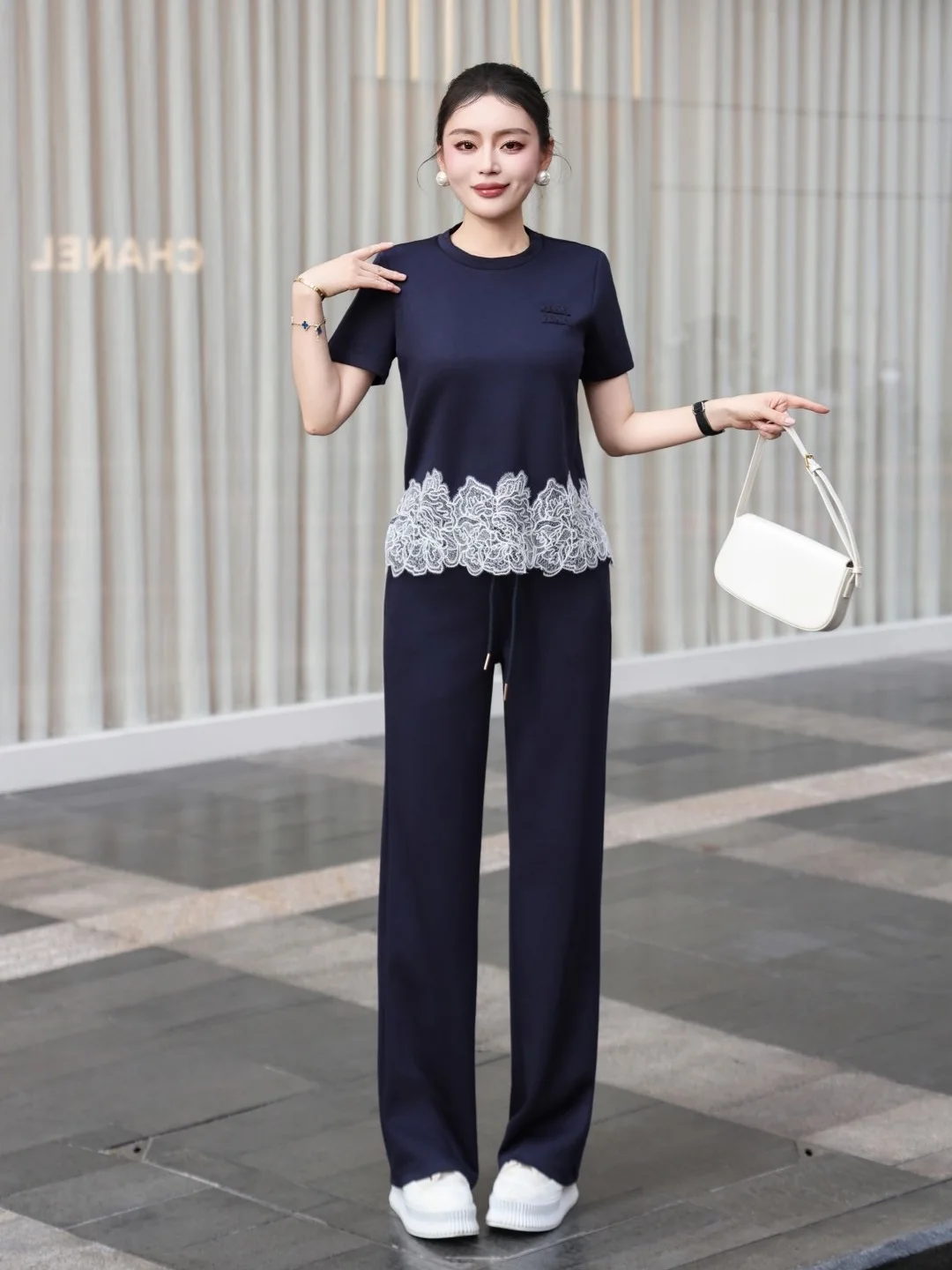 Fashionable Lace Splice Sporty Casual Two-Piece Set High Waist Long Pants round Neck Short Sleeve T-Shirt for Women Summer 2026
Fashionable Lace Splice Sporty Casual Two-Piece Set High Waist Long Pants round Neck Short Sleeve T-Shirt for Women Summer 2026